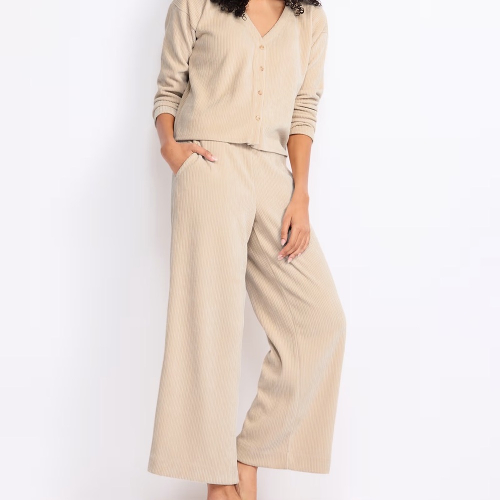 BOBEAU
Corduroy Knit Long Sleeve Cropped Cardi & Wide Leg Pant Set